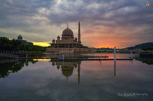 reflection sunrise islam religion mosque putrajaya masjid placeofworship nurismailphotography nurismailmohammed nurismail frozenlite