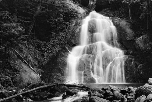 film pool waterfall rocks vermont kodak scan valley epson flowing eastman cascade nikonf3 doublex v750 mossglenfalls caffenolcl 352nikkoro water forest falls