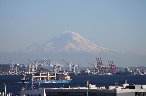 Mount Rainier and the Port of Seattle from Magnolia Bridge