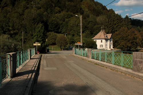 Brücke über den D.oubs ( F.luss - R.iver ) bei Bremoncourt an der Grenze zur Schweiz in Frankreich | by chrchr_75
