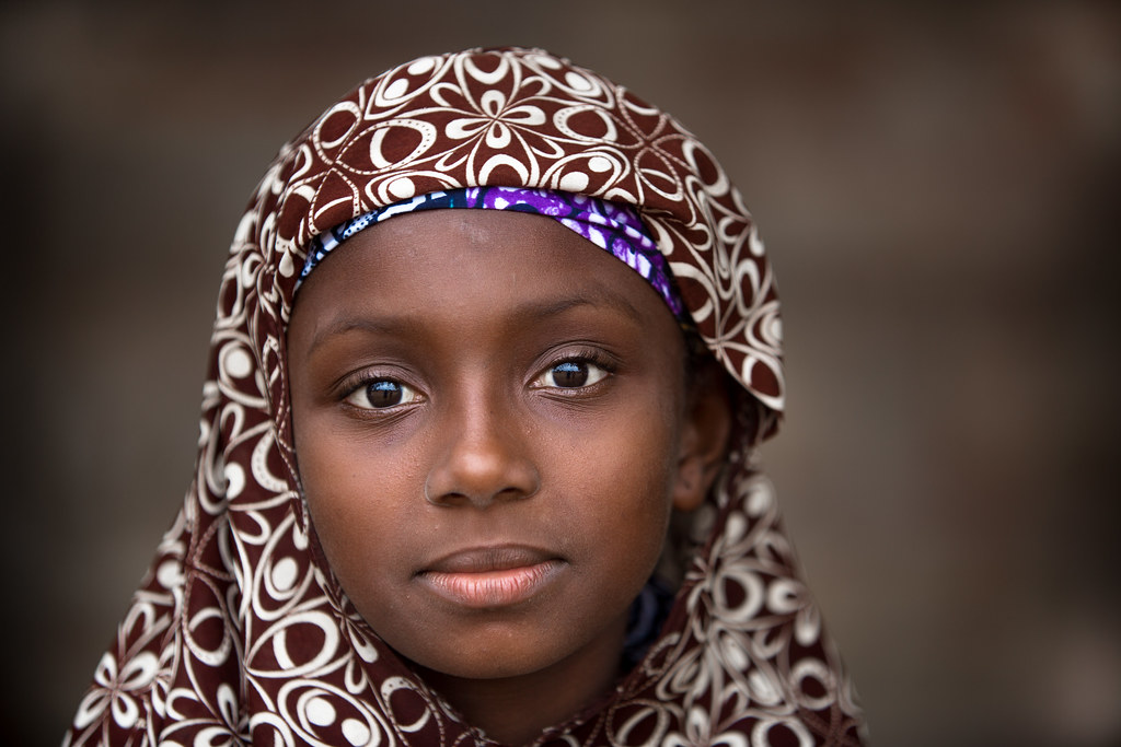 Benin: jeune fille à Ouidah.