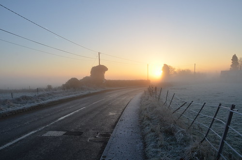 hakesbury upton sunrise sun rise frosty frost mist fog early morning glos gloucesterhsire rural countryside nikon d7000