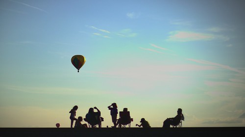 travel light sunset ohio summer sky people look festival landscape evening balloon hotairballoon marysville allohioballoonfestival