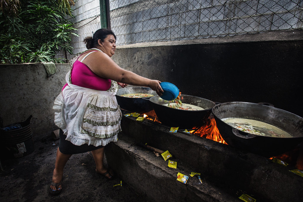 Cooking in El Limonal, Chinandega