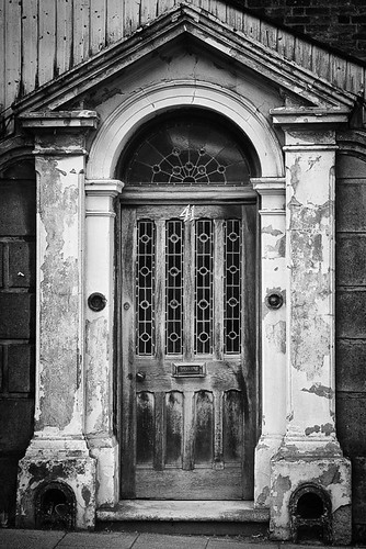 Who's there? | by Lune Shadows (Larry Williams)