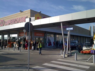 Nuovo edificio commerciale a Sant'Ilario d'Enza (RE)