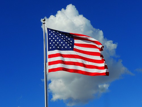 cloud remember flag unitedstatesofamerica bluesky redwhiteandblue veteransday oldglory 4000views fourthousandviews 99favs