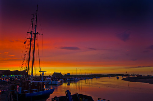uk sunset england boats coast seaside pentax harbour norfolk gb wellsnextthesea pentaxk5