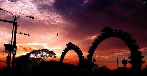 Annanagar Arch..:) by donsimon647, My Chennai..:)

shot by Mobile..:)