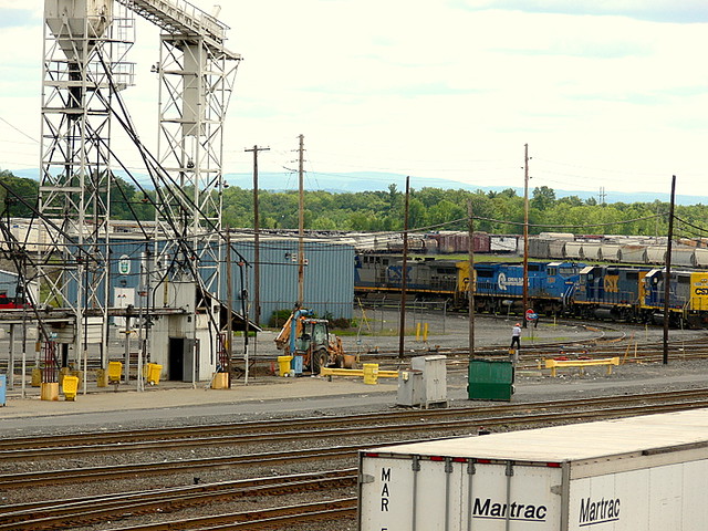 P1060708 | Csx 4409 csx 28?4 conrail 7304 csx 143 | Alice Wilkman | Flickr