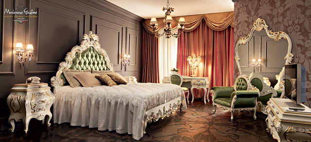 Bedroom-with-wide-mirror-Venetian-style-carves-and-inlays-Villa-Venezia-collection-Modenese-Gastone