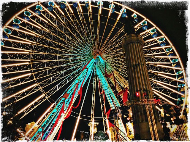 Lille, Grand'Place and its Grand'Roue ! iPhone with Hipstamatic ;-)