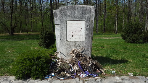 sisak spomenik monument croatia partisans elm brezovica