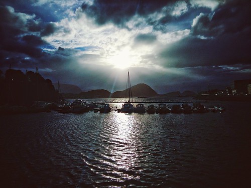 travel sunset norway 35mm boats europe stormy alesund nikond80 ewitsoe stormwhilesunny