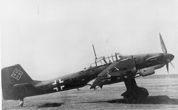 ドイツ急降下爆撃機 JU 87スツーカ 実機破片付き コレクション