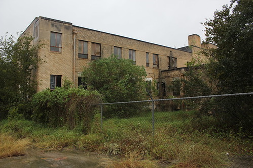 abandoned texas historic yorktown smalltown dewittcounty yorktownmemorialhospital