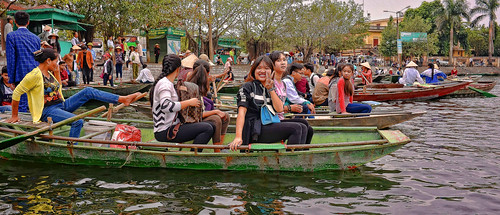 boats holidays mangojouneys ninhbinh people smiles tamcoc topazlabs tourists vietnam