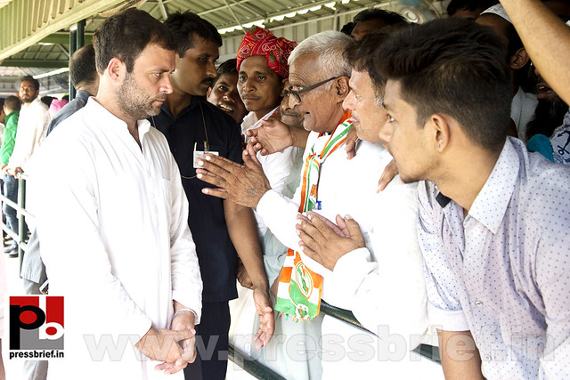 Sonia Gandhi & Rahul Gandhi meet farmers in New Delhi 04
