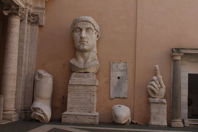 Fragmentos de una estatua colosal de Constantino