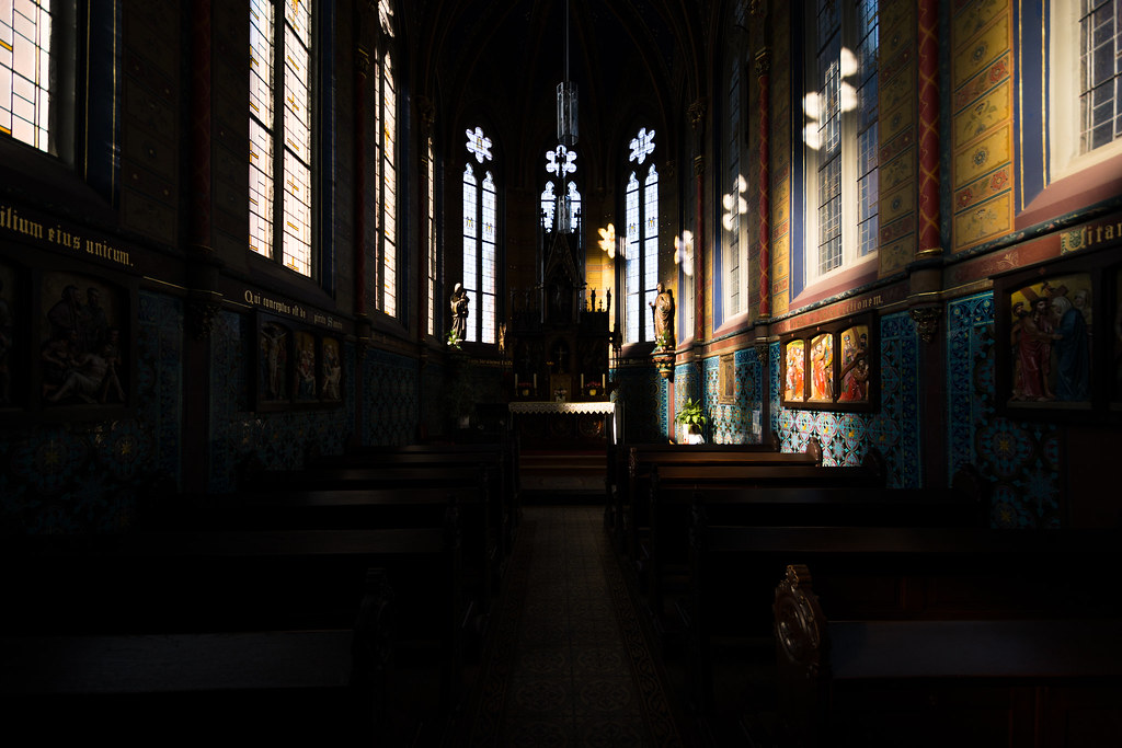 Lichtspiele | Kapelle St. Joseph, Mettlach | thunderbird-72 | Flickr