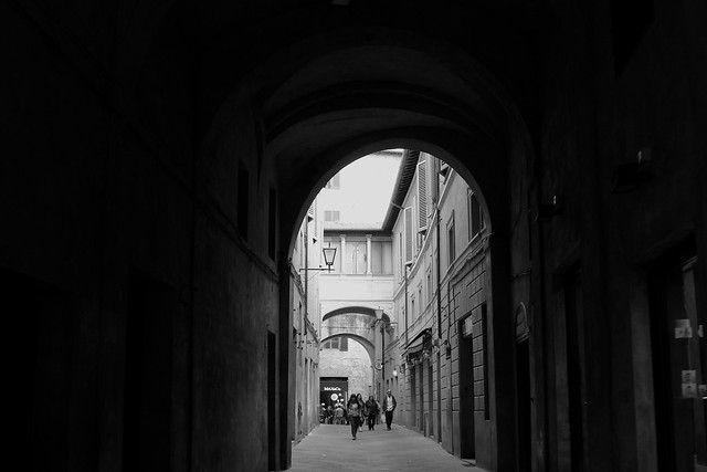 OLD STREETS OF SIENA, TUSCANY, ITALY.