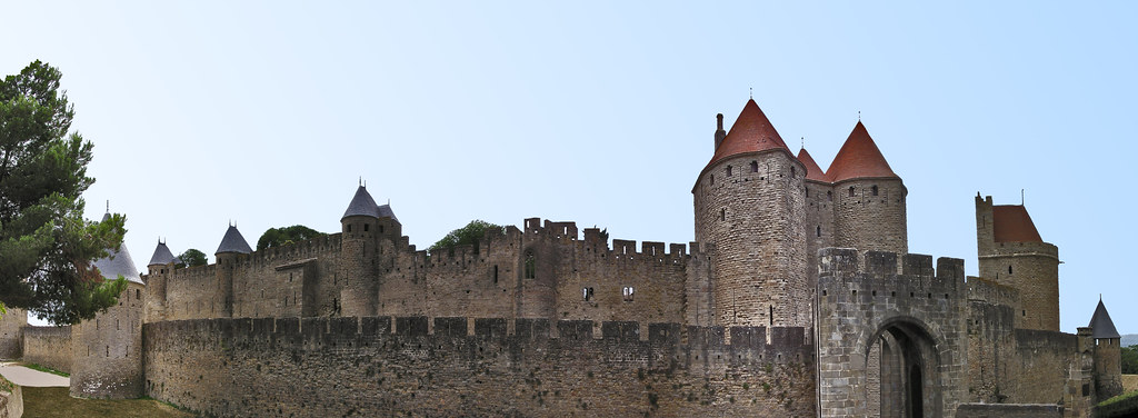 puerta de muralla Porte Narbonnaise Puerta de Narbona y barbacana de Saint Louis ciudadela de Carcassonne Francia 21