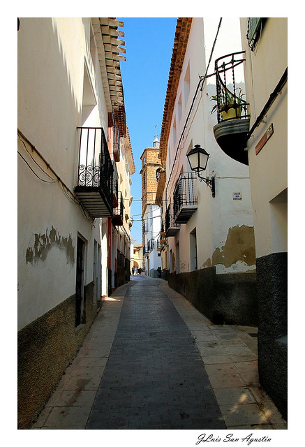 Una calle de Letur    (Albacete)