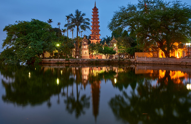 Trấn Quốc Pagoda - Hanoi, Vietnam