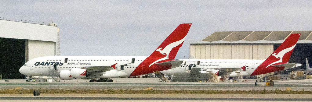 Airbus A-380s, Qantas, airing at LAX qt_DSC_0580