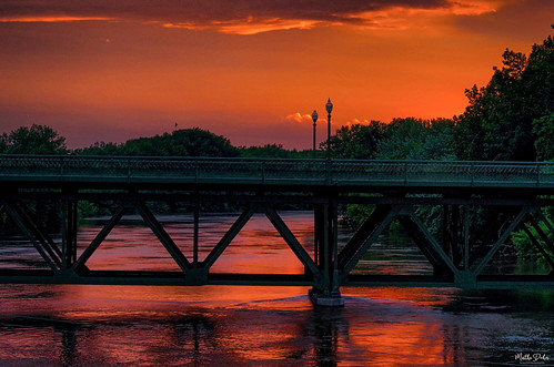 shakopee minnesota minn mn river sunset flood summer 2014 us 169 101 bridge pentax k30 corel photopaint flickriver onlyinmn marthadecker highway historic road crossing orange red brilliant colorful sky sun dusk sundown