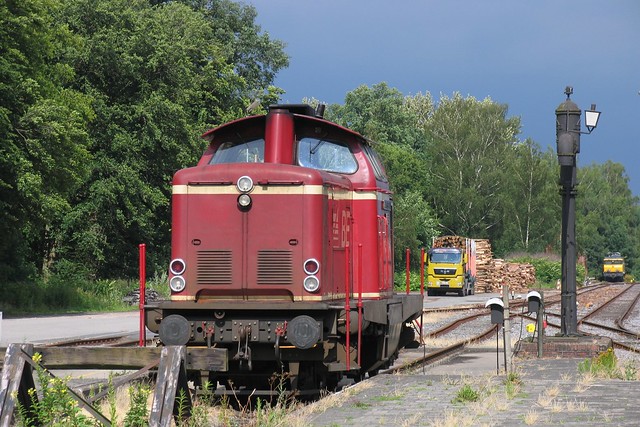 D25 (voormalige DB 211 345-4) van de Bentheimer Eisenbahn AG te Bentheim Nord op 11-7-2012