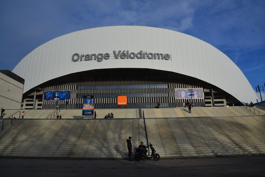 arrêt sur les marches - Marseille Orange Velodrome - Flickr
