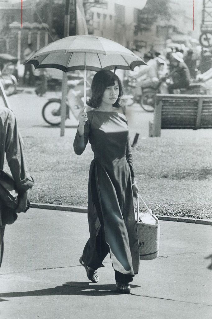 SAIGON 1973 - Young woman on shopping trip