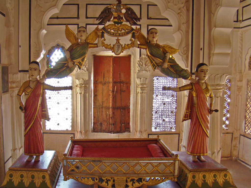 Cuna de bebe interior Palacio Jhanki Mahal Museo del Fuerte Mehrangarh en Jodhpur India 42