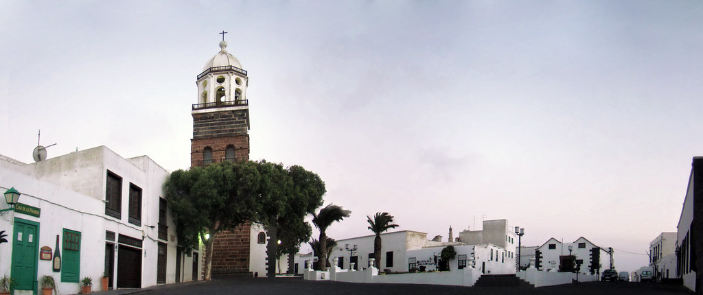 torre de Iglesia de Nuestra Señora de Guadalupe Plaza de la Constitución Villa de Teguise Lanzarote 27