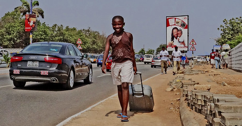 ghana accra teen girl suitcase solo travel bilwander gηανα africa westafrica african west