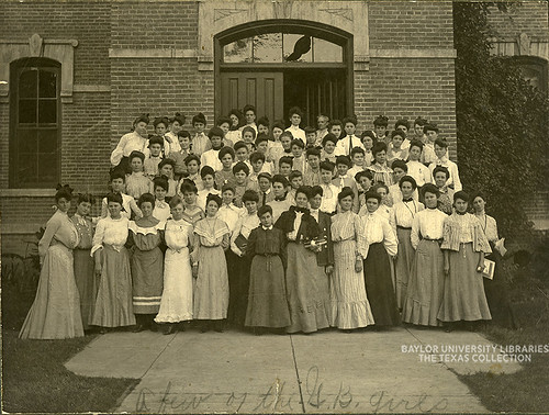 Baylor University's Georgia Burleson Hall, dormitory for women, 1907, group picture