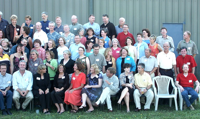1974 AHS classmates before 30th reunion class photo right half group photo. Sat July 31, 2004 #AmesHighClassof1974 #AHSClassPhoto #1974ClassPhoto PICT1232 #classphoto
