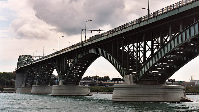 027_24A - Peace Bridge, Buffalo, New York & Fort Erie, Ontario