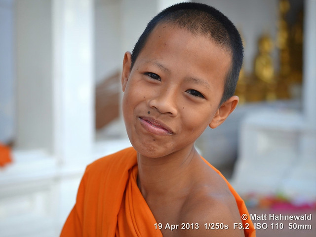 2015-11a Buddhist Monks in Thailand (03)