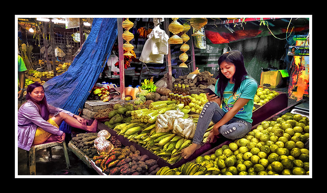Mahogany Market cell phone in fruit market Tagaytay City Philippines 5