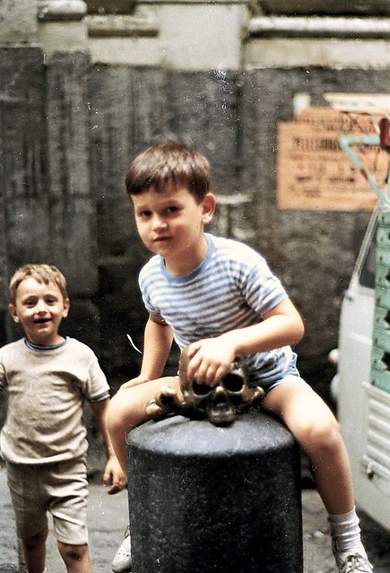 Napoli. 1968. Deux garçons