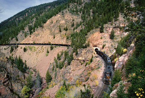 railroad train volcano colorado tunnel canyon crater co locomotive riogrande emd tunnelmotor sd40t2 coaltrain drgw denverandriograndewestern rockcreekcanyon csdu ainnc tunnel45