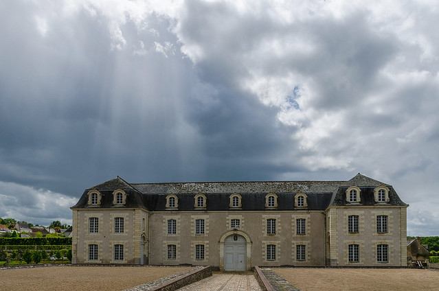 Sun shower. Château de Villandry