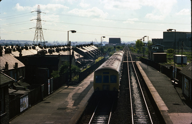 Class 101 DMU @ Percy Main, North Tyneside, 17/05/1977 [slide 7738]