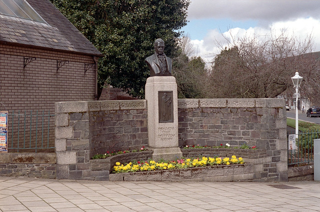 Bust of Sir Walter Scott, Galashiels