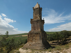 The Punic-Lybian Mausoleum (الضريح اللوبي البوني) - Dougga Archaeological Site (موقع دُڨّــة الأثري)