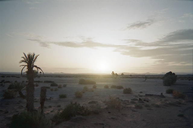 砂漠に日が沈む。
メルズーガにて。

