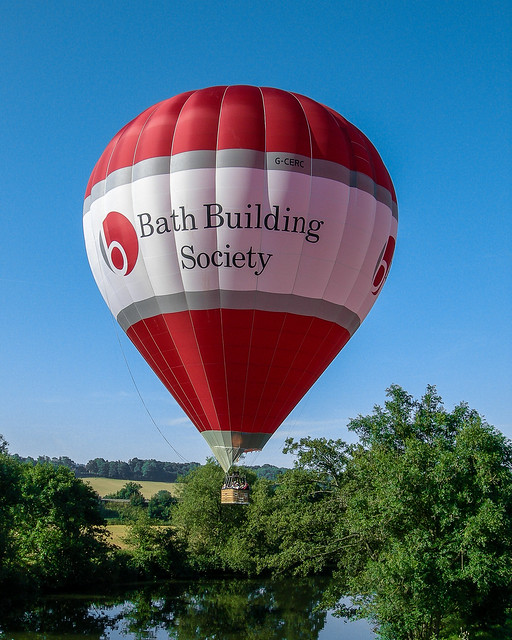 BBS Balloon goes hedge-hopping over River Avon near Bath