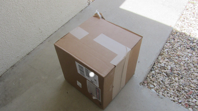 IMG_4587 Palram 3600 gazebo missing parts delivery by Fedex damaged box